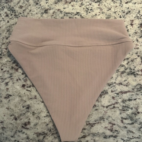 Beach Riot Swim Set - Picture 4 of 4